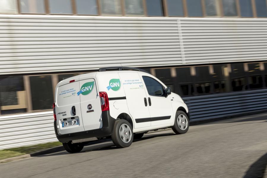  Fiat Fiorino Natural Power (225) 2016 года  (фото 3 из 26)